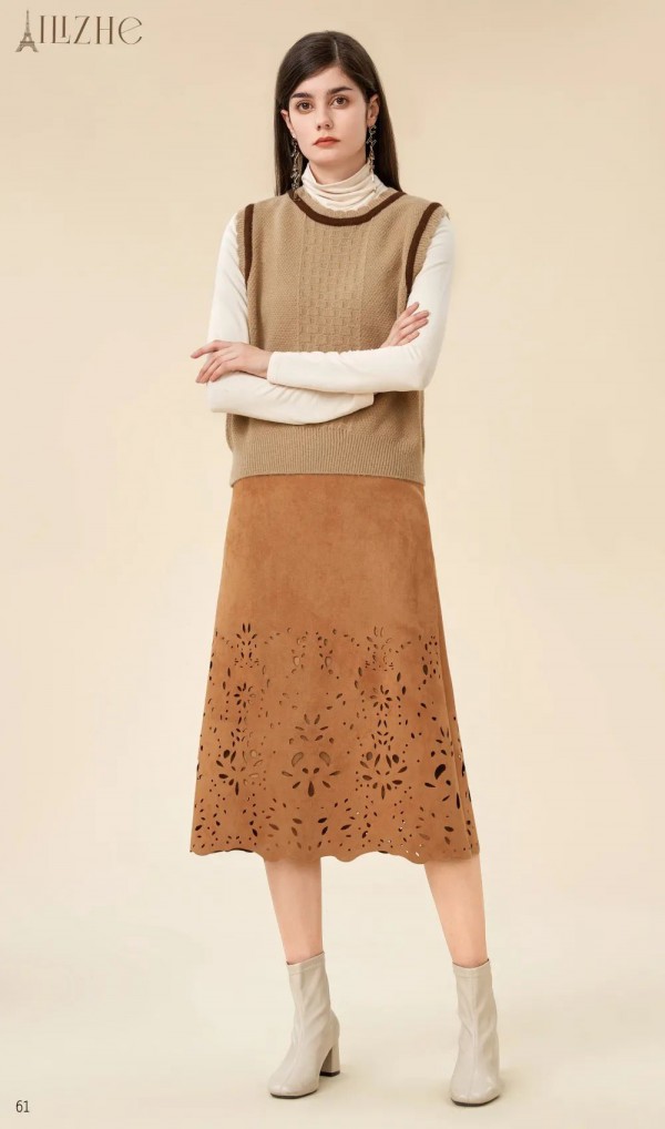 秋冬告别穿搭烦恼,用毛衣与半裙打造出不失温暖的优雅知性美!时髦还显瘦!