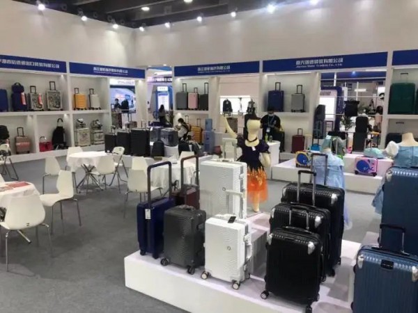 订单同比增长57.2% 平湖箱包为何海外爆单?