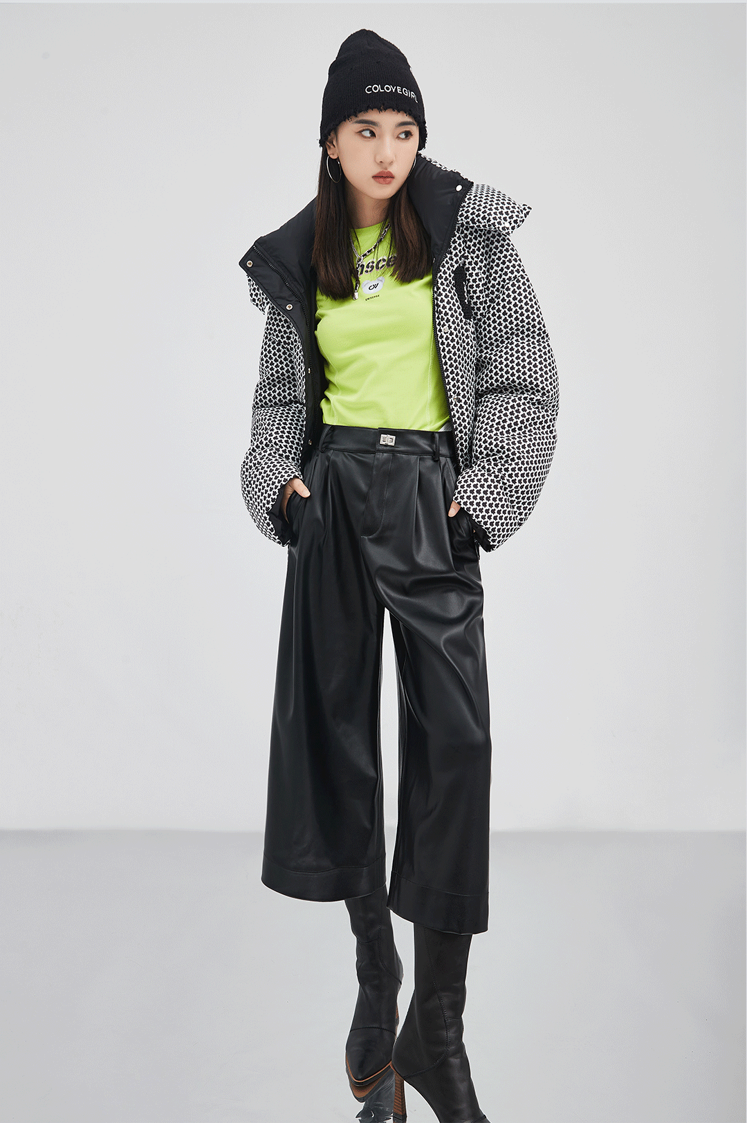 卡拉佛 | 摆脱emo,绿色搭配换发新气象