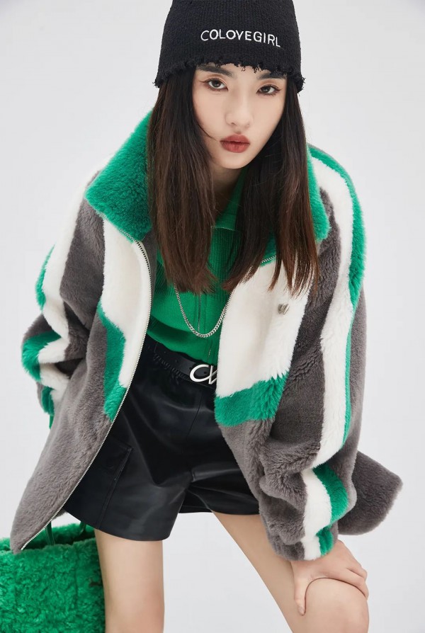 卡拉佛 | 摆脱emo,绿色搭配换发新气象
