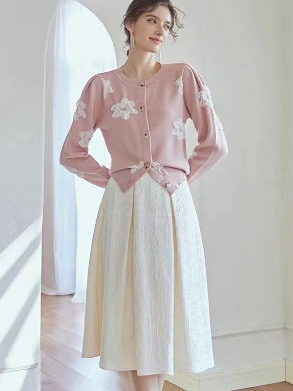 秋冬外套里面穿什么?这几款内搭你准备好了吗?减龄又时髦!