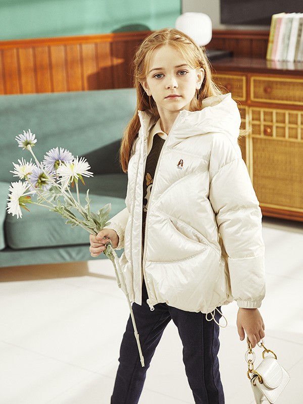 秋冬童装如何做到时尚与保暖兼具?暇步士童装 俏皮休闲彰显童真童趣