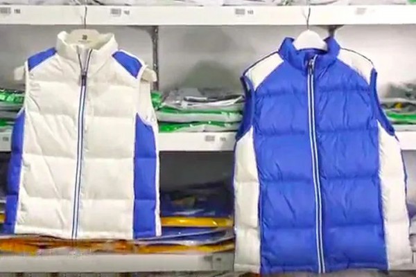 学生有保暖需求,深圳校服推出羽绒马甲