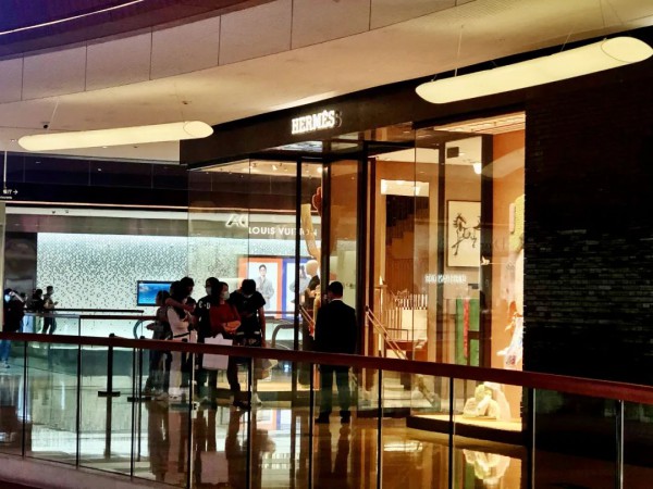 数据显示,国内4月至7月奢侈品消费额下降40%