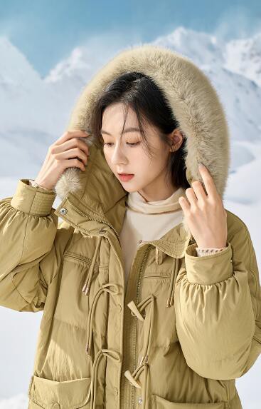 茵曼 | 魔法黑科技羽绒服,持续温暖