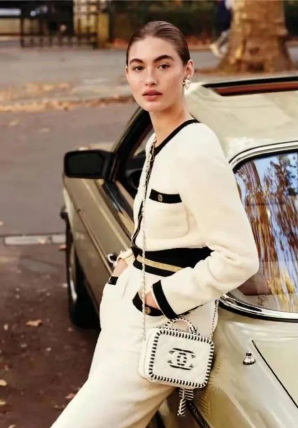 2022天猫双11服饰消费趋势发布: “工装辣妹服” 近半年搜索量涨幅超390%