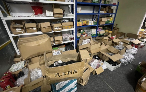 亚马逊查处国内三家造假窝点,查获彪马,安德玛等假冒商品