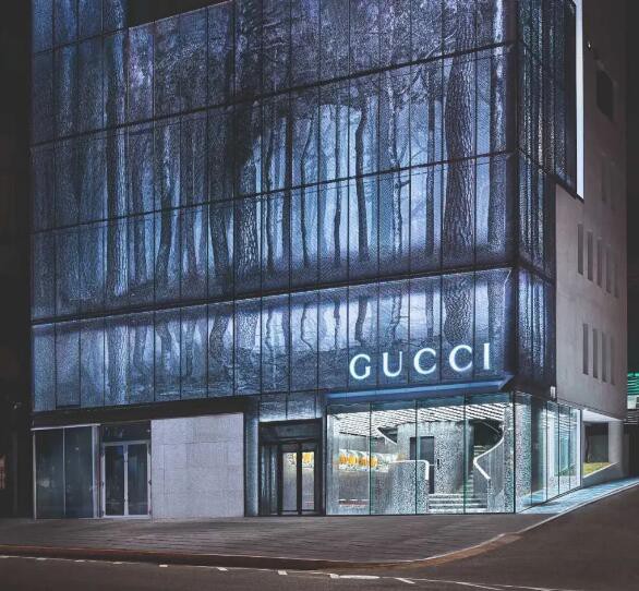 全球奢侈品市场预计在今年迎来 21% 的同比增长!