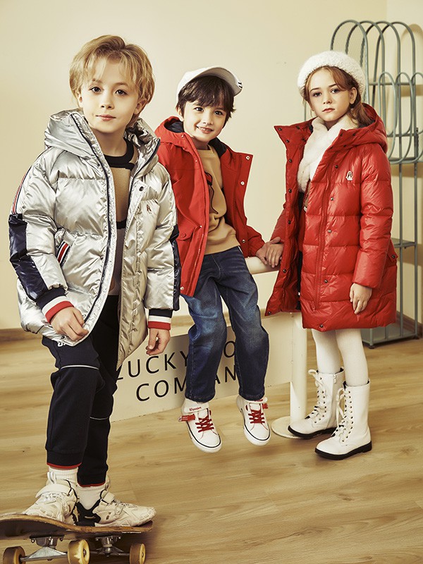 孩子羽绒服特别容易脏这些清洗羽绒服的小窍门你要知道