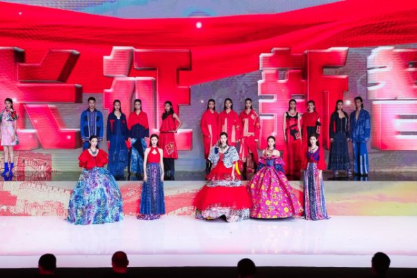 2022江西纺织服装周暨江西（赣州）纺织服装产业博览会盛大开幕