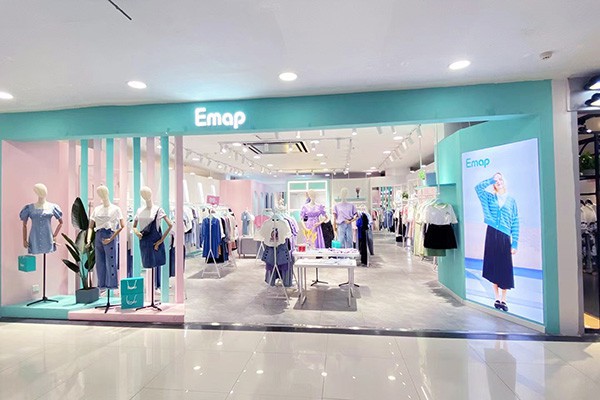 实体店怎么提高成交率?你一定要拿出吃奶的力气让顾客试穿