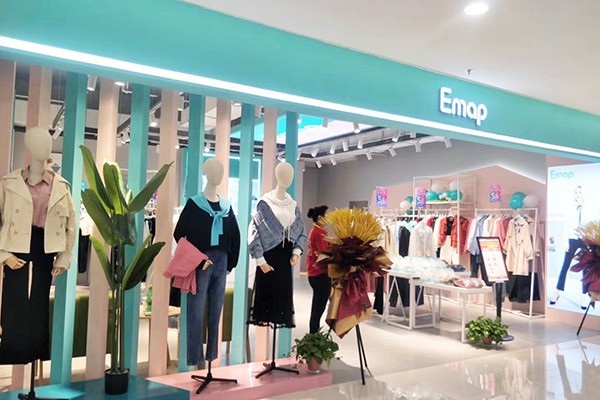 实体店怎么提高成交率?你一定要拿出吃奶的力气让顾客试穿