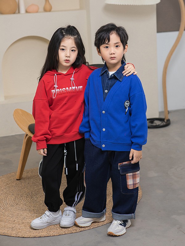 七彩芽童装 将思念藏进风里 看生活缤纷烂漫