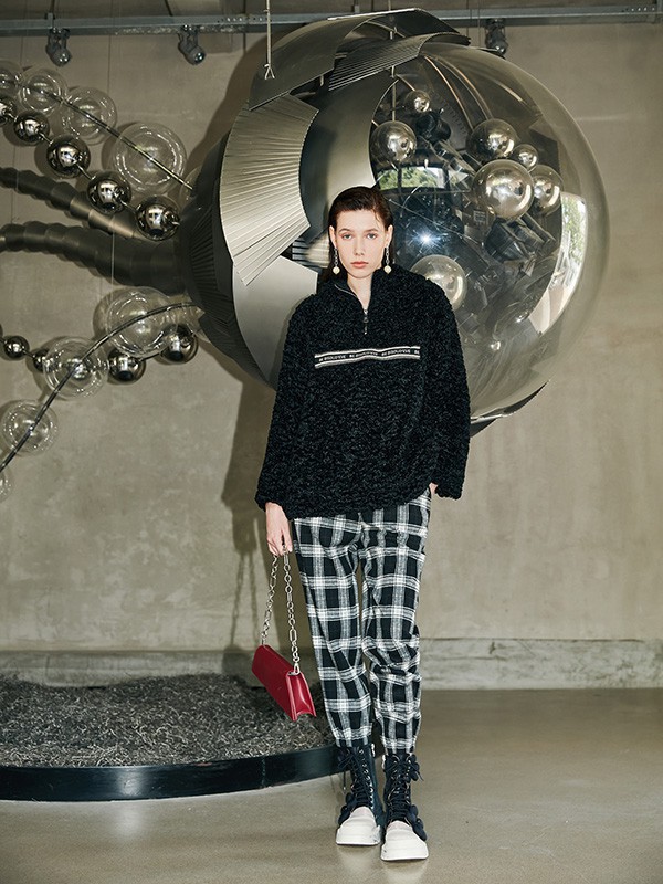 秋冬季节黑色怎么穿出高级感?