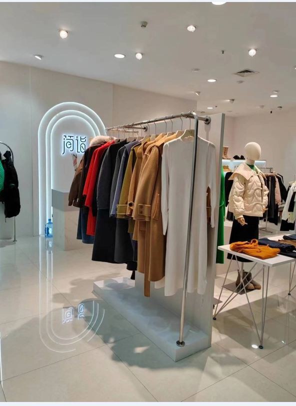 到 2025 年,运动衫和 T 恤将成为全球表现最好的服装产品