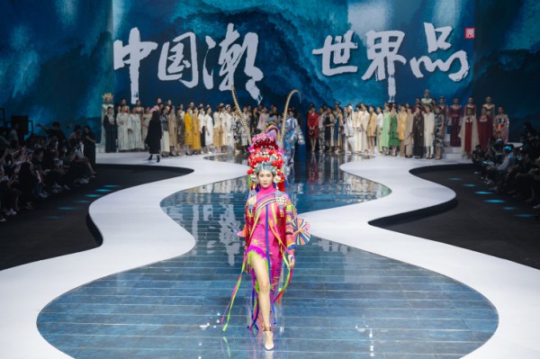 国际潮团联谊年会进入“汕头时间” ,汕头纺织服装产业诚邀全球潮人2024相聚汕头