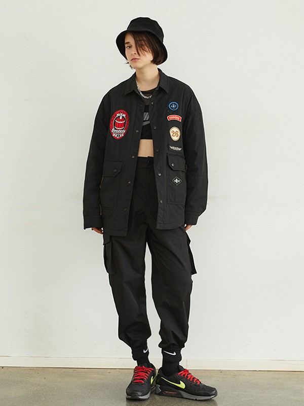 男女同款的中性风单品越来越受欢迎的原因是什么?