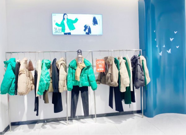 热烈祝贺她之蝶女装湖南-涟源二店盛装开业!祝生意兴隆,客源似海!