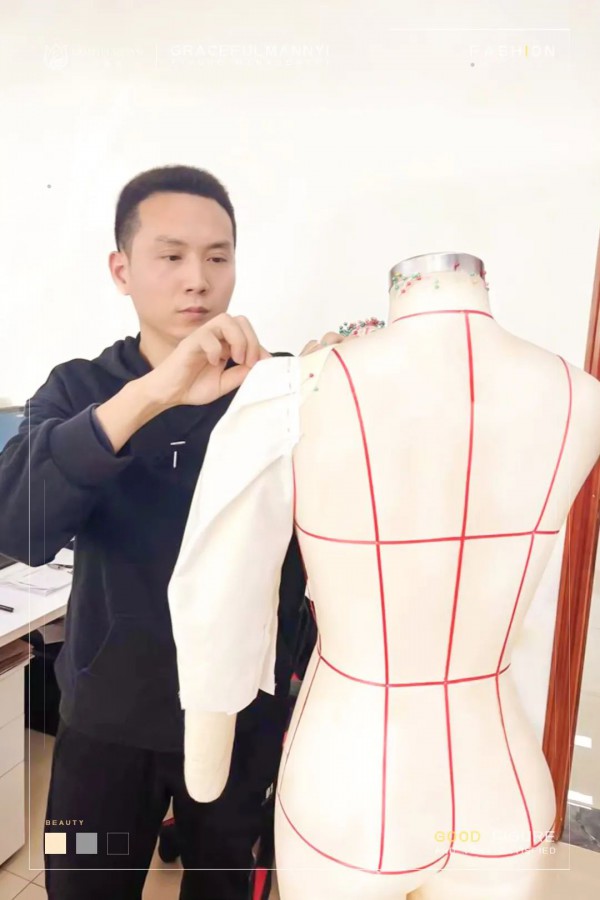 恭贺婷曼逸时尚高定女装制版师程东荣获深圳市技能大赛“二等奖”