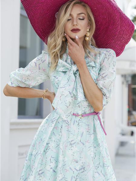 福兔祥瑞到 优娜国际服饰创始人何燕妮向大家拜年啦