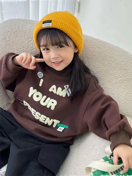 123童装给大家拜年啦 兔年顶呱呱!