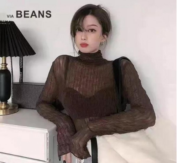 气质女生春夏上衣怎么挑选 罩衫外套可以怎么搭配