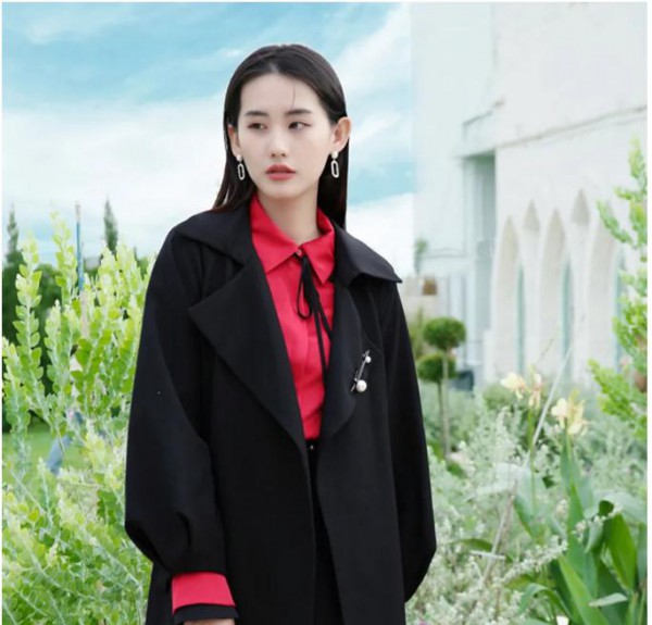 春节复工后如何穿搭 红色职场风瞬间提高10倍气质