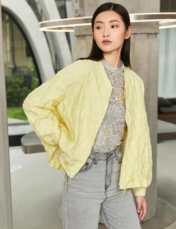 军绿色搭配什么颜色好看?绿色显白吗?学生党校园穿搭!