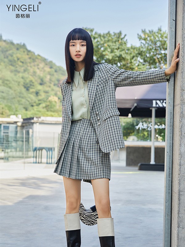 早春适合穿哪些服装 内搭衬衫怎么穿才好看