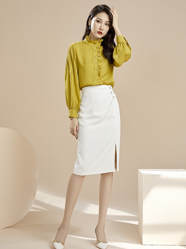 早春半身裙适合搭配什么颜色的上衣