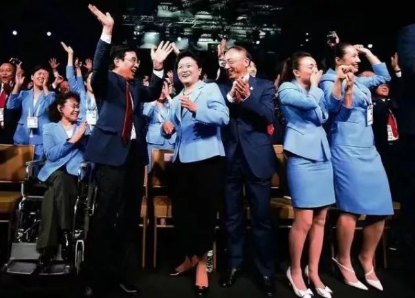 2022PCE 丨职业装·团服T台秀让你惊艳全场