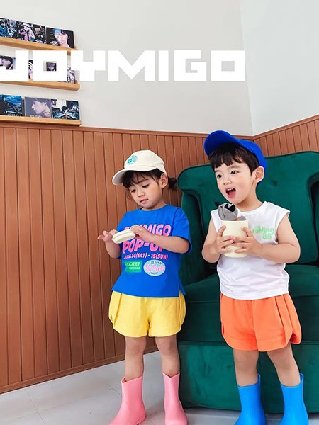 给孩子这么搭配,绝对引人注目!克莱因蓝搭配什么颜色好看?