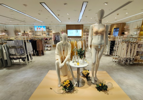 内衣品牌加盟多少钱?闺秘内衣品牌连锁店加盟费用