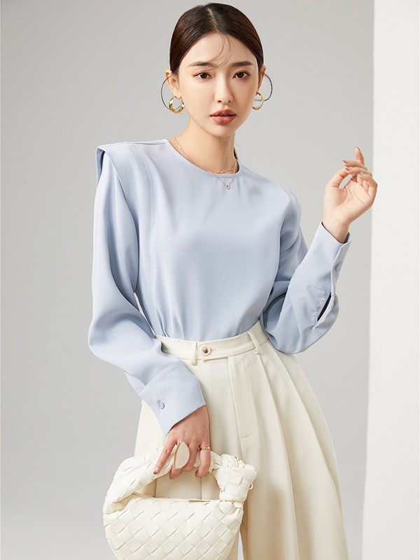 白皮女生适合穿什么颜色?皮肤白皙女生颜色雷区!