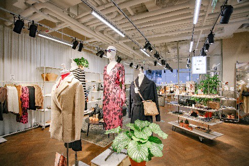 & Other Stories 北京首家线下门店于 三里屯太古里购物中心 重磅揭幕