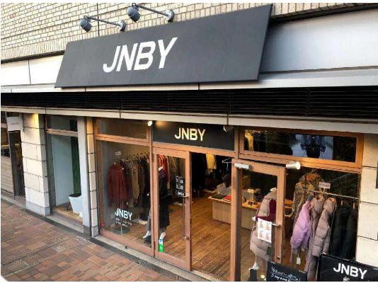 江南布衣2022上半财年销售24.85亿元