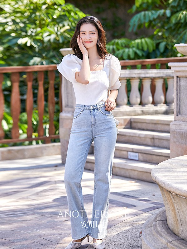 肩宽腰细的女生适合穿什么服装 倒三角身材春天怎么穿才好看