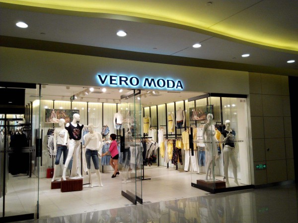 春季连衣裙品牌有哪些 春天连衣裙选择什么牌子更好