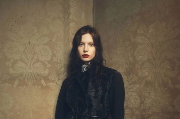 Dries Van Noten发布2022 秋冬女装系列