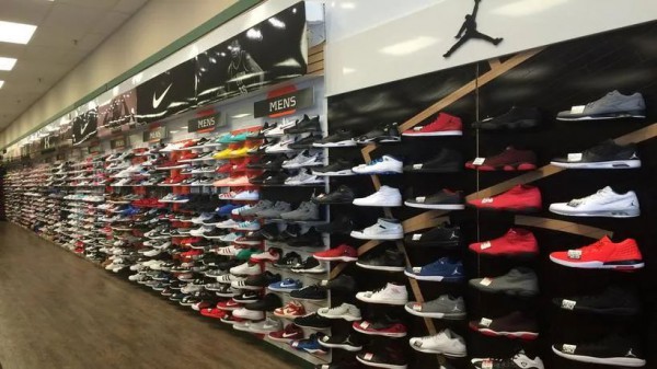 美国运动服饰品牌Hibbett去年收入大涨20%