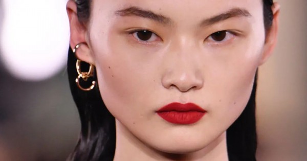 奢侈品要闻|卡地亚与Sacai推出联名系列