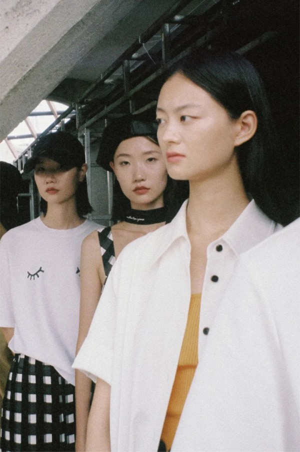 AUM 噢姆S/S 2022 Runway Show | 感官新旅