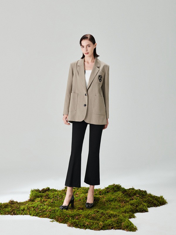 春季职业装可以怎么穿 西装外套可以有哪些搭配