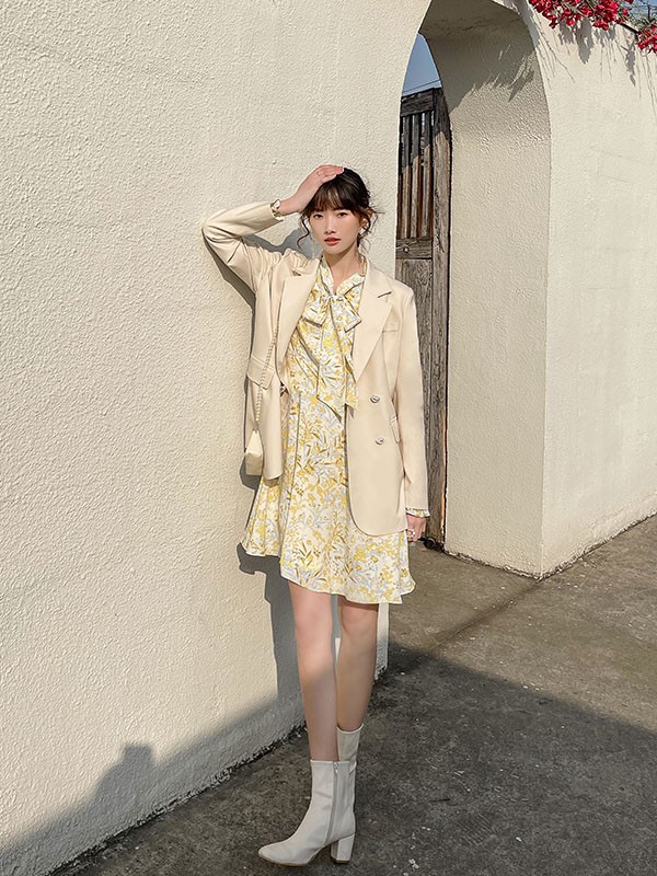 碎花连衣裙的三种穿搭 春季浪漫怎么穿出来