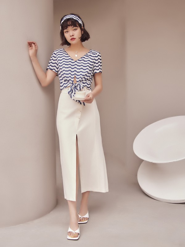 圆脸脸胖穿什么衣服显瘦?V领适合什么脸型的人穿?