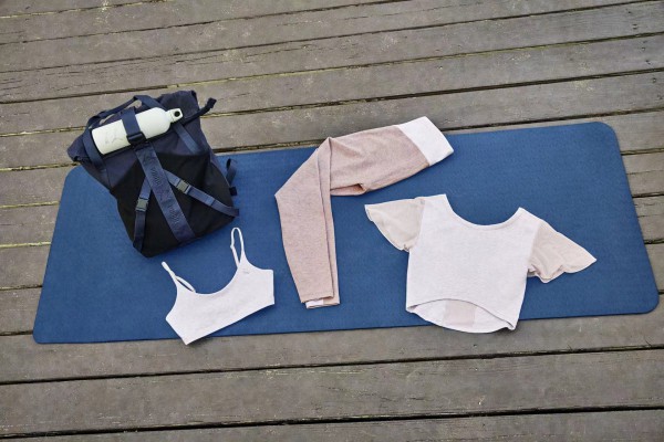 彪马携手超模Cara Delevingne,合作推出EXHALE高端瑜伽系列