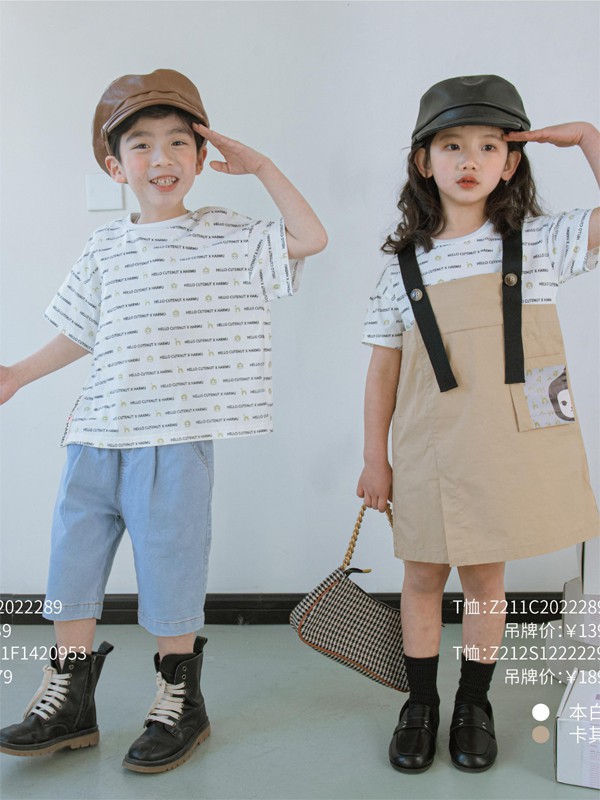 女孩帅气工装风搭配! 女童背带裤怎么搭配?