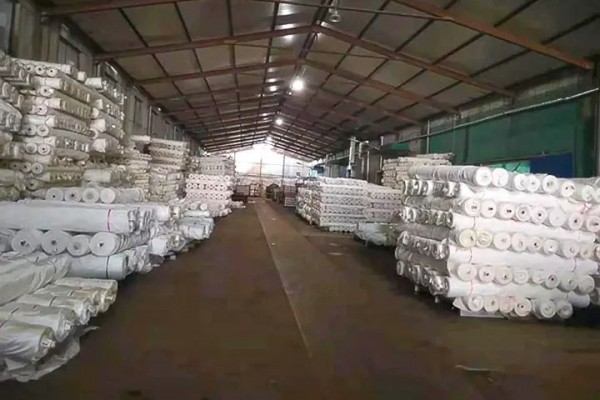 原材料5元降到3元 羽绒服面料遭“冷卖”