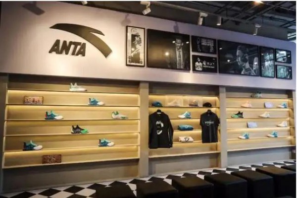 市场消费数据超预期 安踏逆势涨1%