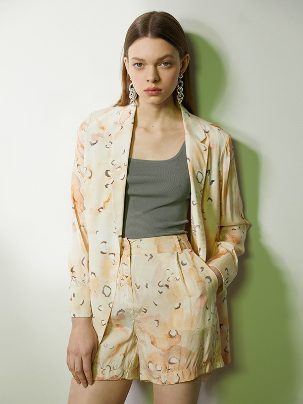 oversized西装外套怎么搭配?时髦的防晒衣推荐